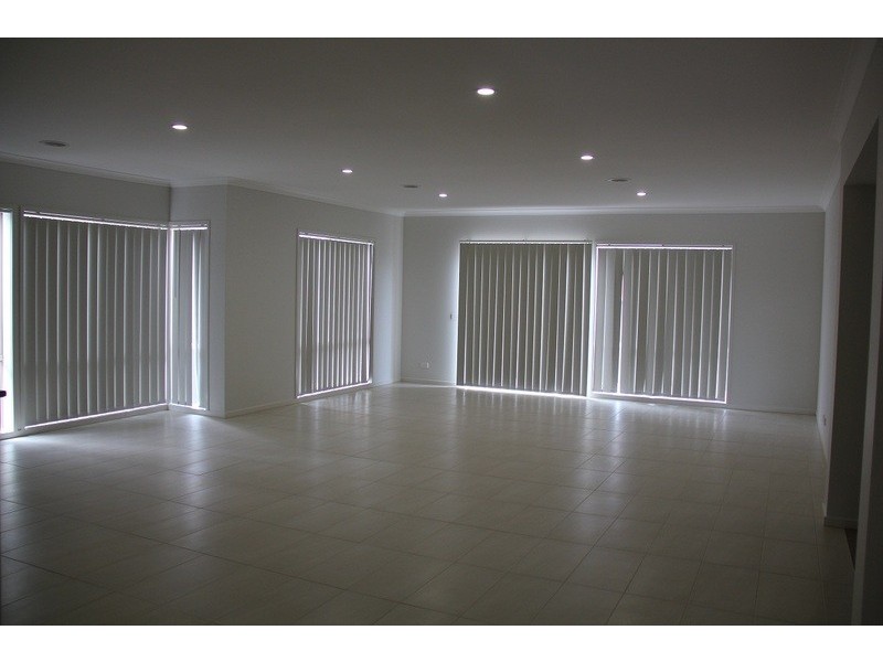 19 Luxford Drive, Point Cook VIC 3030