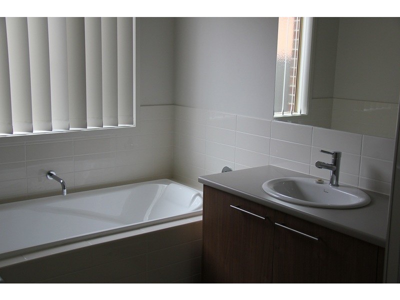 19 Luxford Drive, Point Cook VIC 3030