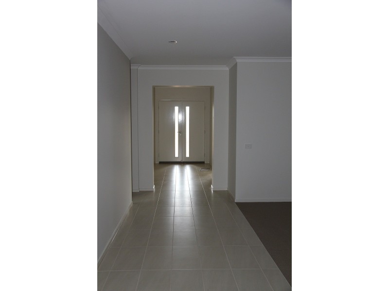 19 Luxford Drive, Point Cook VIC 3030