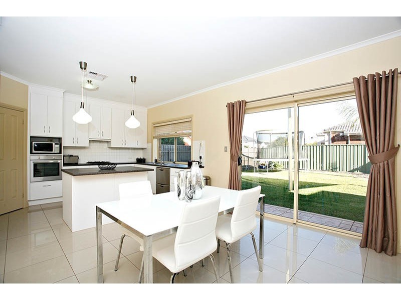 5 Weatherstone Crescent, Mawson Lakes SA 5095