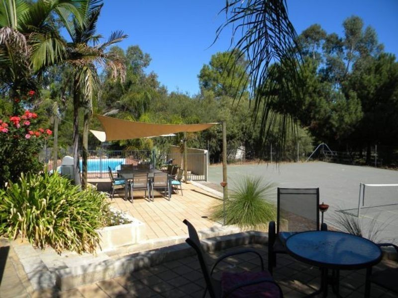 50 Adams Road, Mariginiup WA 6065