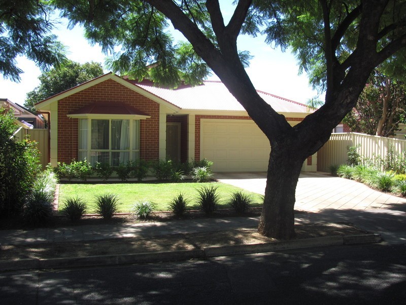 10 Chamberlain Avenue, Clarence Gardens SA 5039