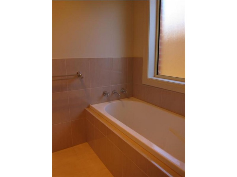 10 Chamberlain Avenue, Clarence Gardens SA 5039