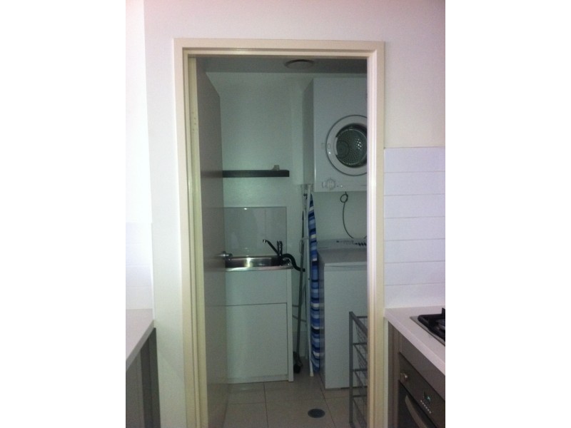 18 Cypress Avenue, Surfers Paradise QLD 4217