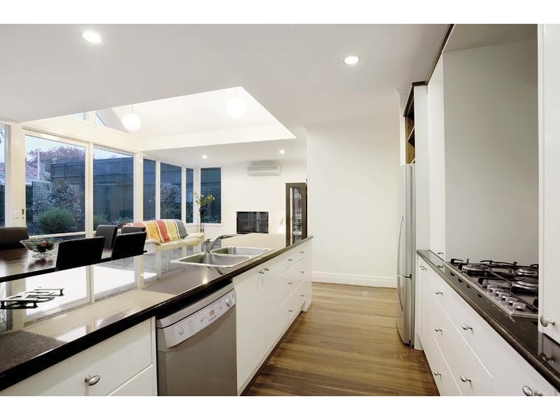 18 Lockhart Street, Camberwell VIC 3124