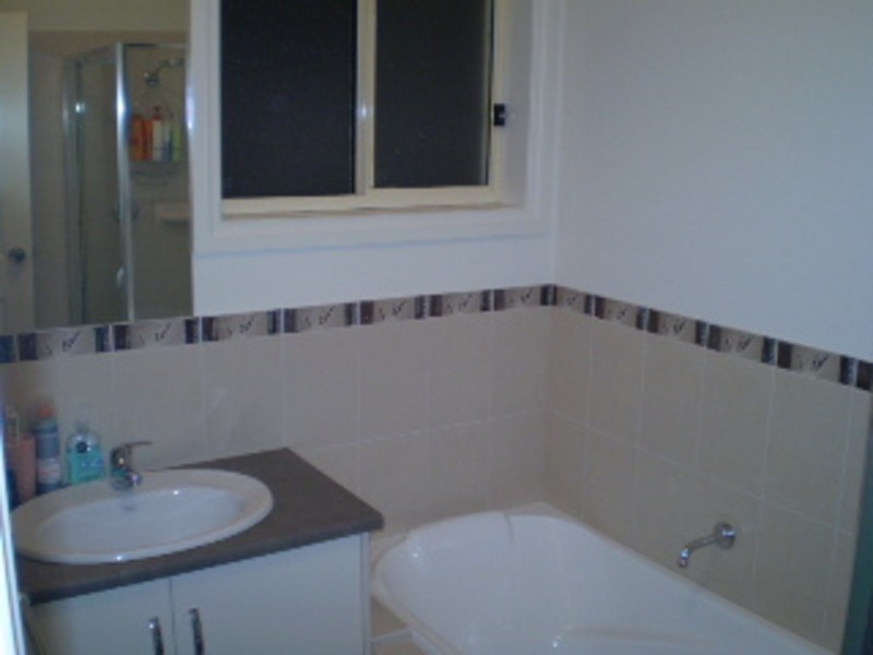 8 Berkshire St, Athol Park SA 5012