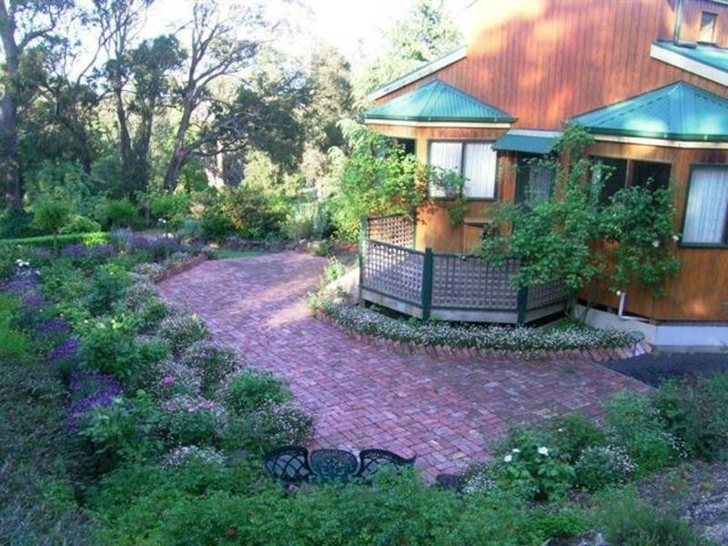 55 Outawood Rise, Gisborne South VIC 3437