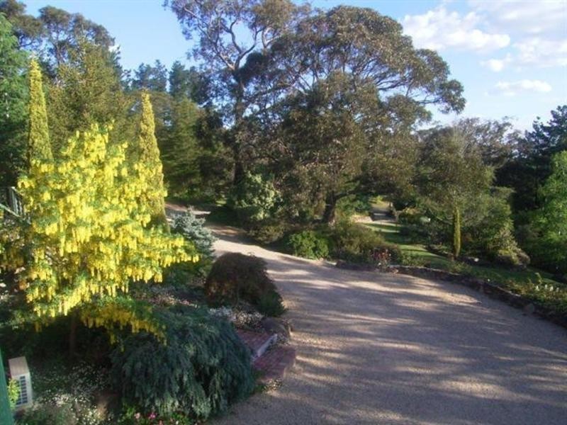 55 Outawood Rise, Gisborne South VIC 3437