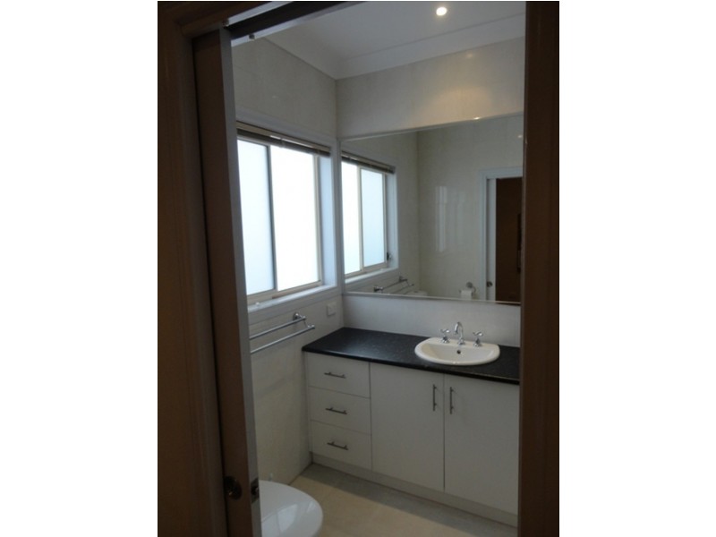 2/152 The Boulevard, Thomastown VIC 3074