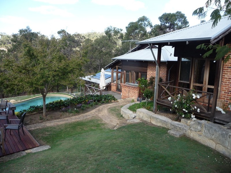 115 Spring Road, Kalamunda WA 6076