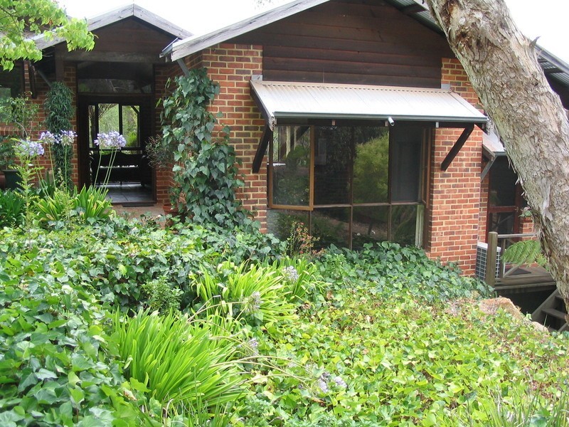 115 Spring Road, Kalamunda WA 6076