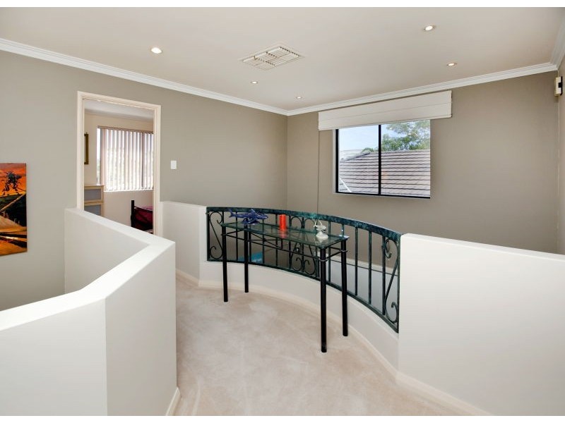 2/3 Mira Mar St, Doubleview WA 6018