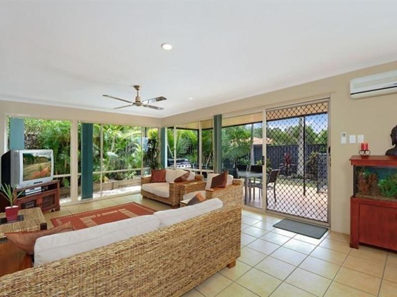 1 Derby Place, Mudgeeraba QLD 4213