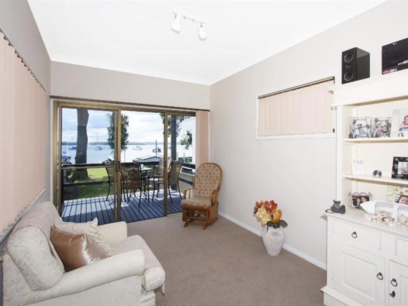75 Grand Parade, Bonnells Bay NSW 2264