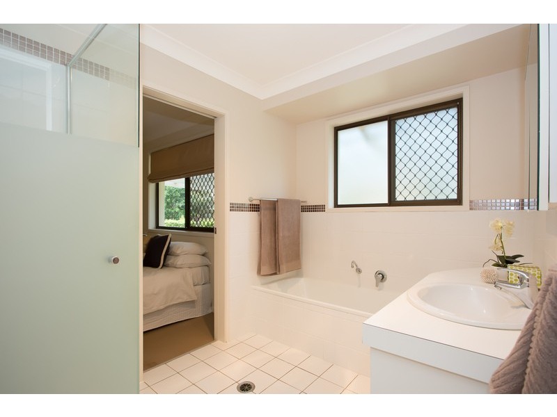 24 Aylward Road, Ningi QLD 4511