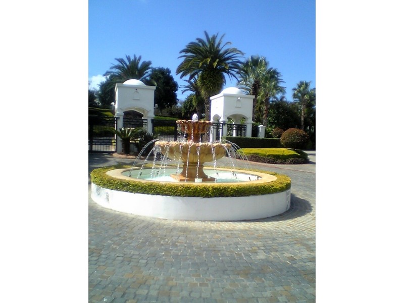 3/100 Cotlew Street East, Southport QLD 4215