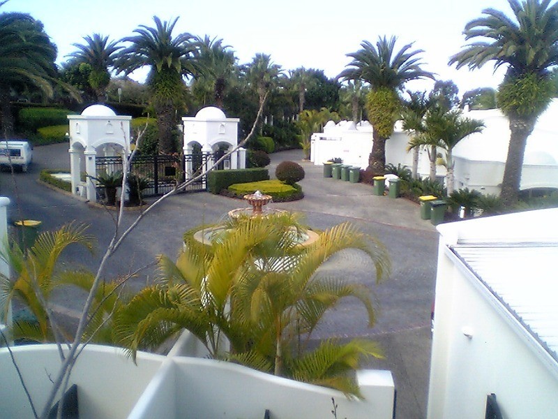 3/100 Cotlew Street East, Southport QLD 4215