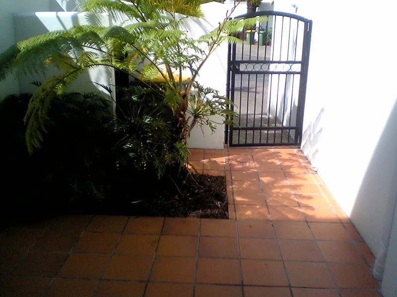 3/100 Cotlew Street East, Southport QLD 4215