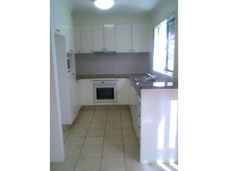 3/100 Cotlew Street East, Southport QLD 4215