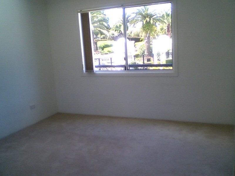 3/100 Cotlew Street East, Southport QLD 4215