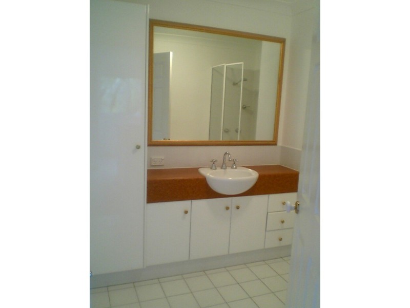 3/100 Cotlew Street East, Southport QLD 4215