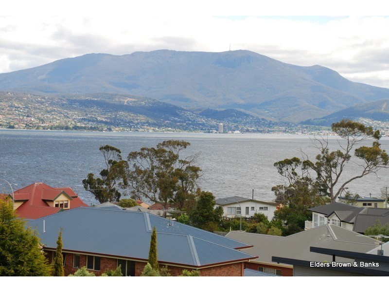 276 Carella St, Tranmere TAS 7018