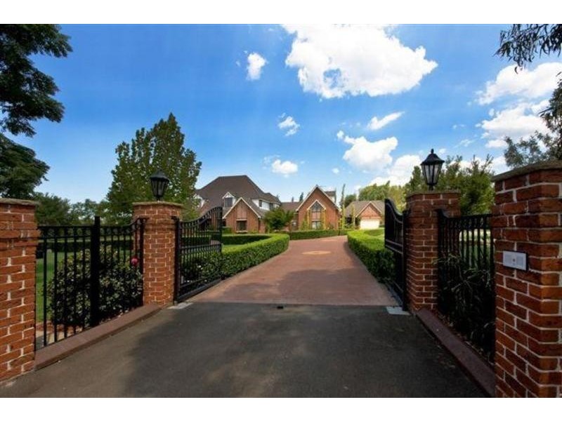 3 Pembury Close, Denham Court NSW 2565