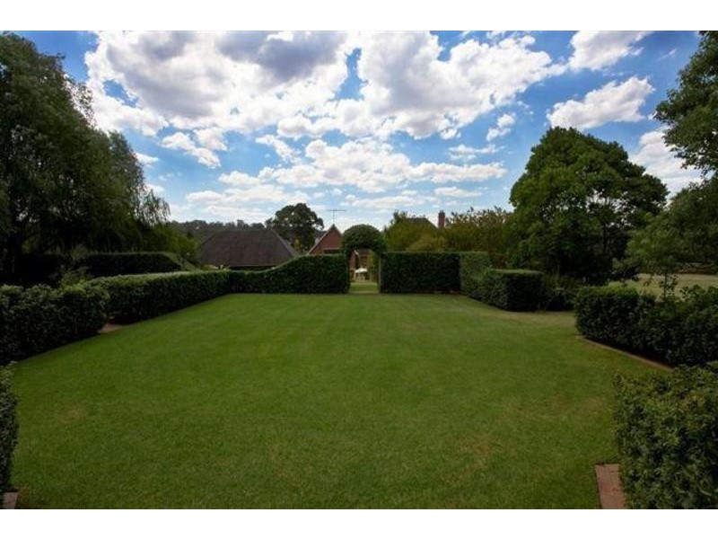 3 Pembury Close, Denham Court NSW 2565
