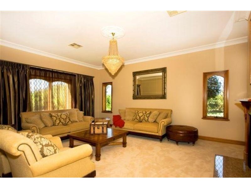 3 Pembury Close, Denham Court NSW 2565