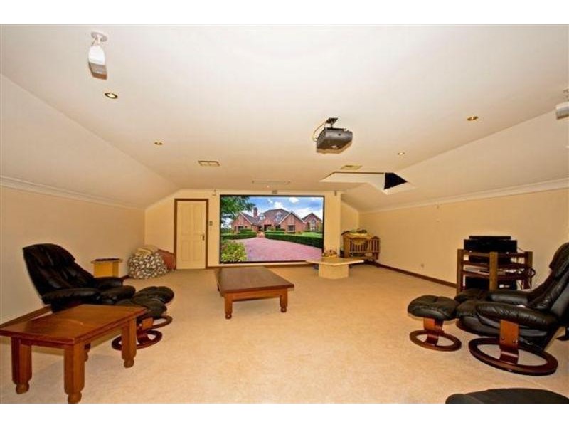 3 Pembury Close, Denham Court NSW 2565