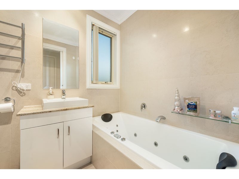 2/51 Leonard Close, Clarinda VIC 3169