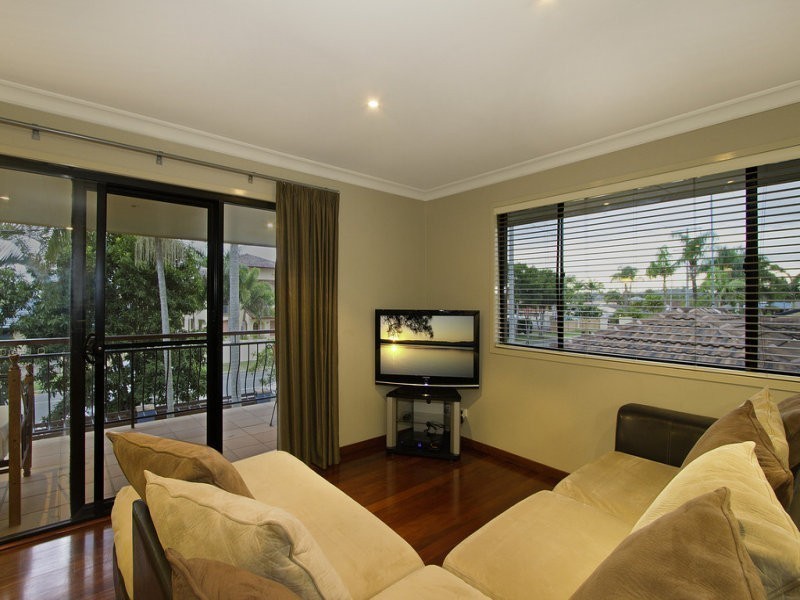 215 Mallawa Drive, Palm Beach QLD 4221