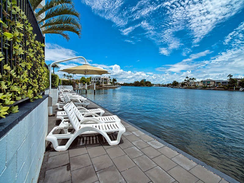 71/30 Watson Esplanade, Surfers Paradise QLD 4217