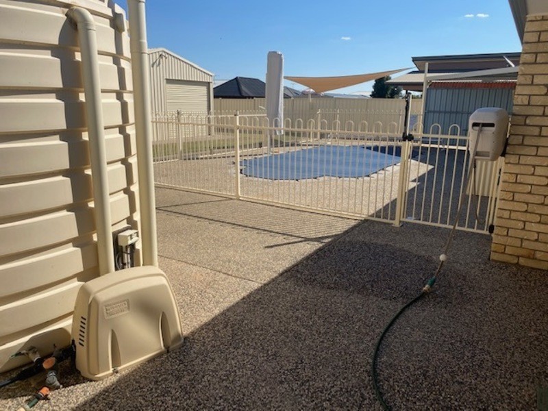 33 Mayfair Drive, Emerald QLD 4720