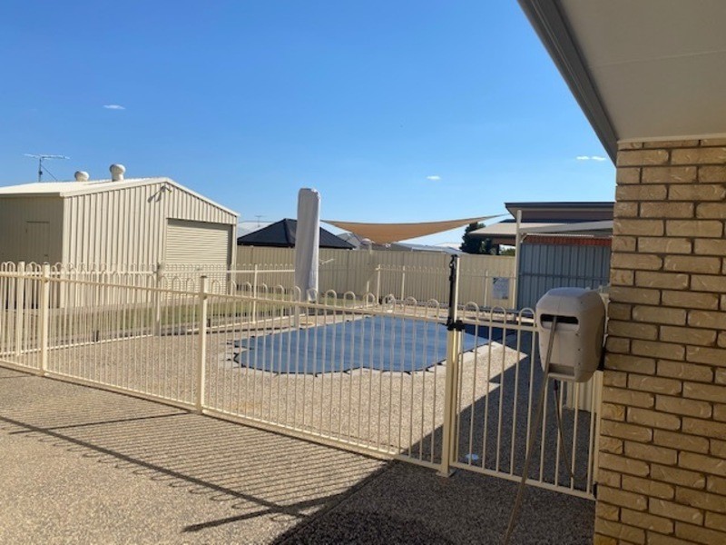 33 Mayfair Drive, Emerald QLD 4720