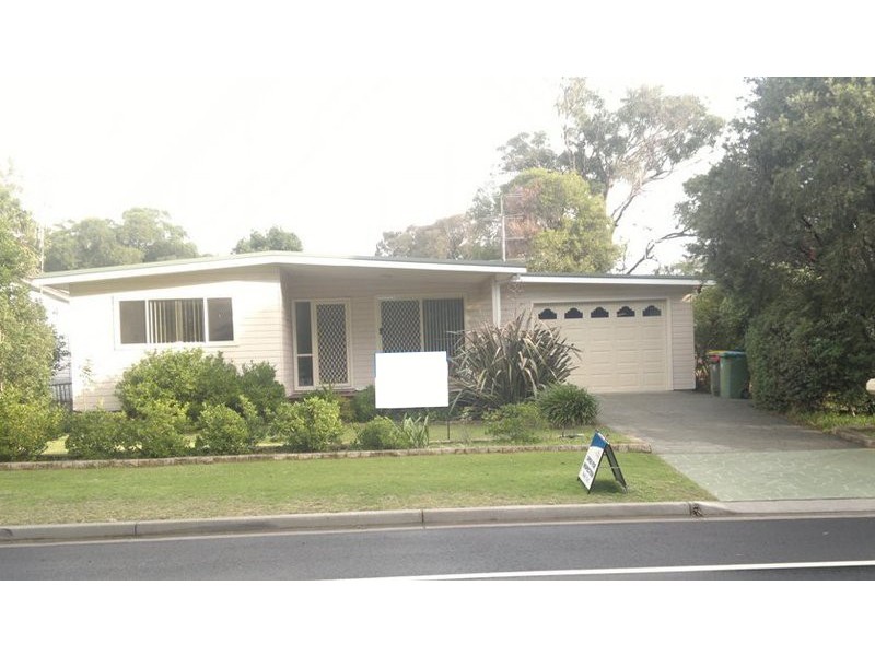 8 Chelmsford Road E, Lake Haven NSW 2263