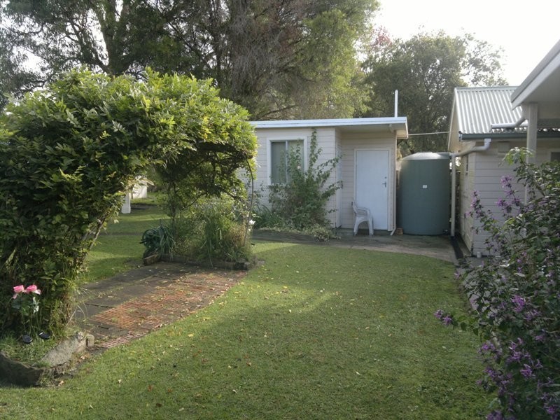 8 Chelmsford Road E, Lake Haven NSW 2263