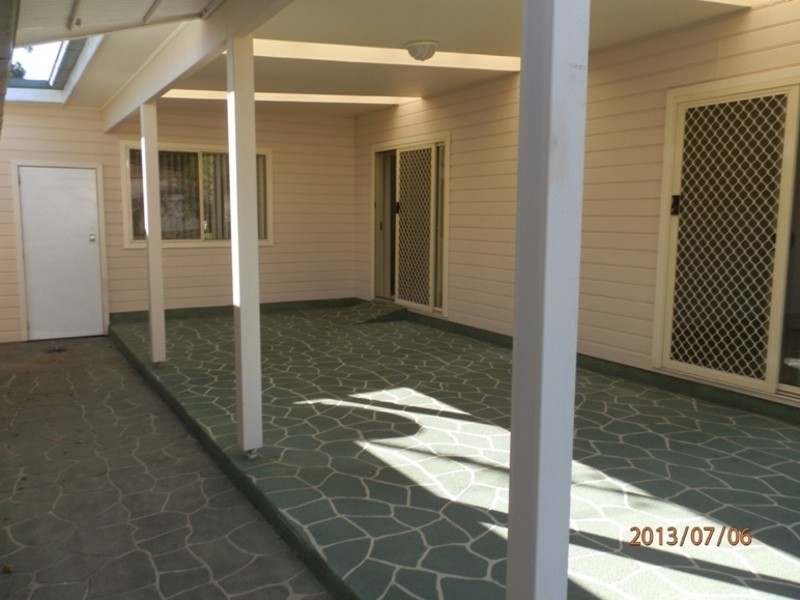 8 Chelmsford Road E, Lake Haven NSW 2263