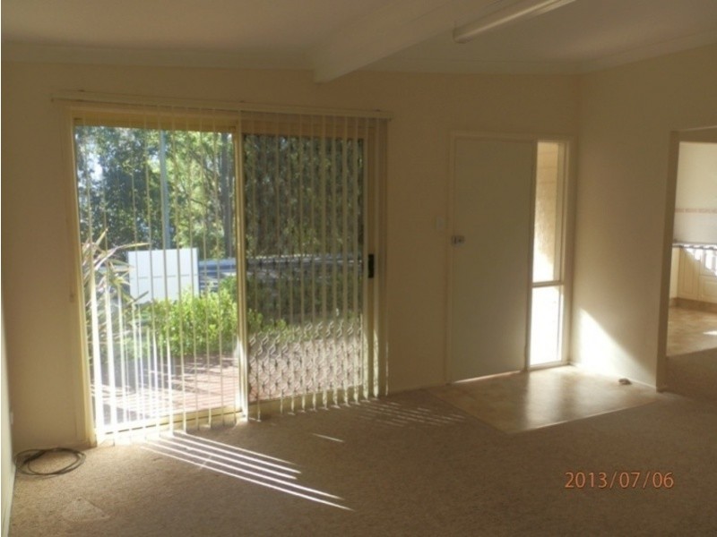 8 Chelmsford Road E, Lake Haven NSW 2263