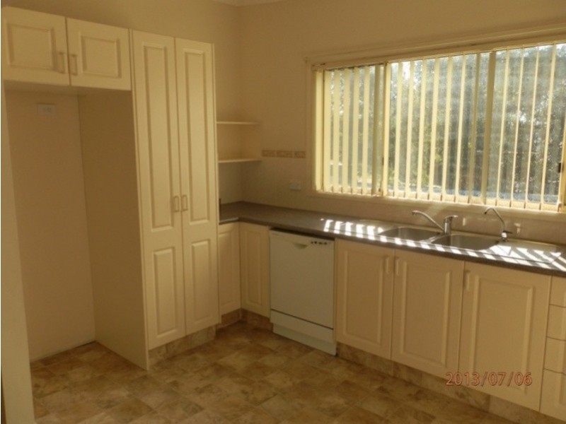 8 Chelmsford Road E, Lake Haven NSW 2263