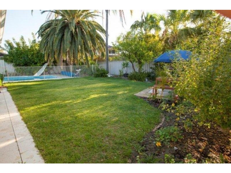 59 Kilkenny Circle, Waterford WA 6152