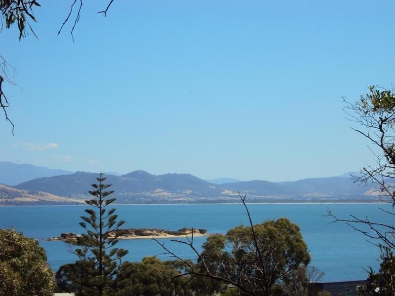 4 Ulvergerne St, Dodges Ferry TAS 7173