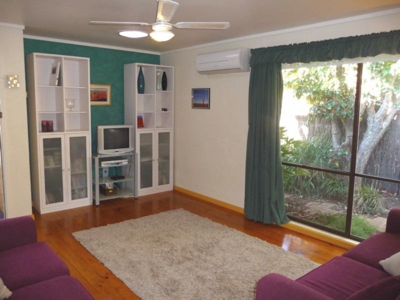 8 Warland Place, Charnwood ACT 2615