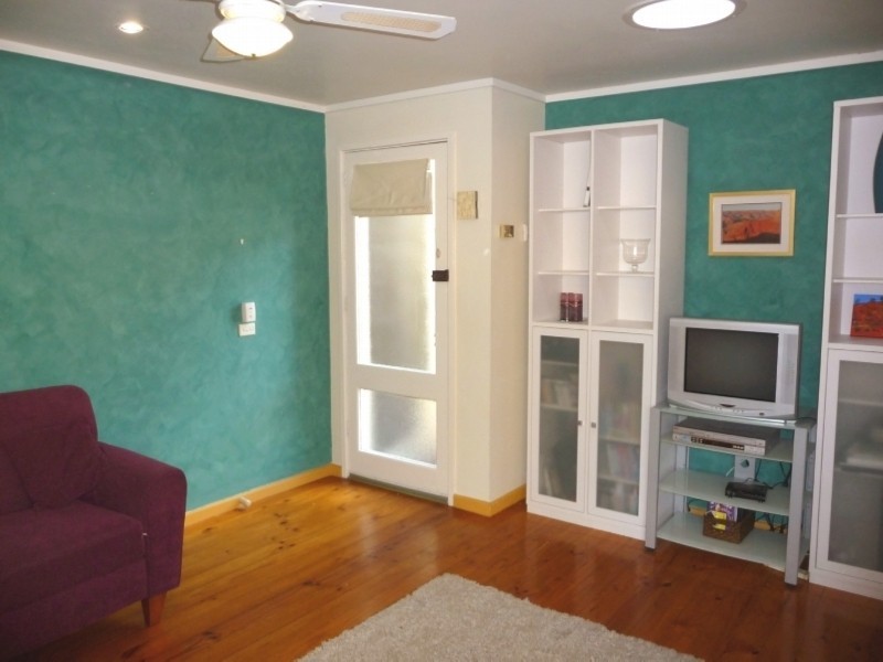 8 Warland Place, Charnwood ACT 2615