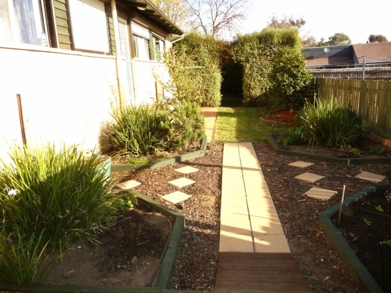 8 Warland Place, Charnwood ACT 2615