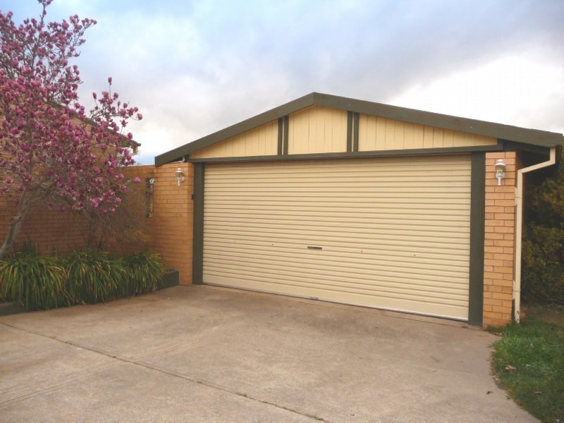 8 Warland Place, Charnwood ACT 2615