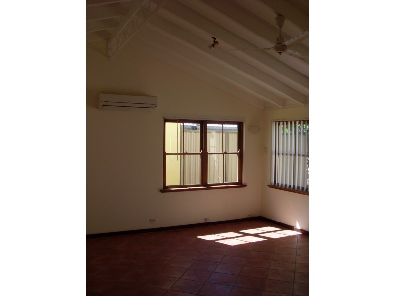 10  Parsons Ave, Manning WA 6152