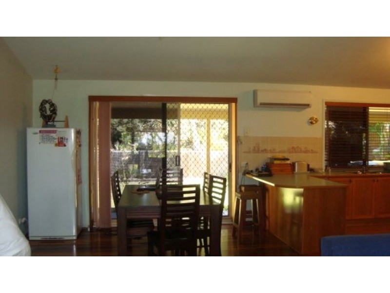 5 Yellow Box Close, Caves Beach NSW 2281