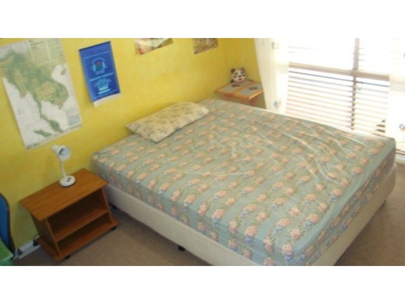 5 Yellow Box Close, Caves Beach NSW 2281