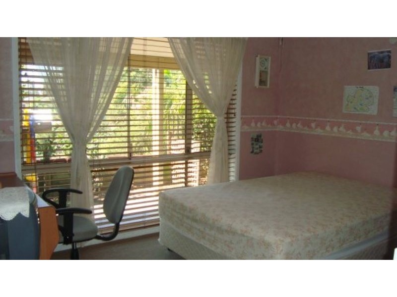 5 Yellow Box Close, Caves Beach NSW 2281